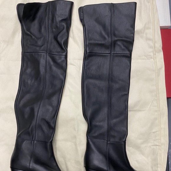 Gianvito Rossi Leather Over-the-knee Boots - Picture 10 of 16